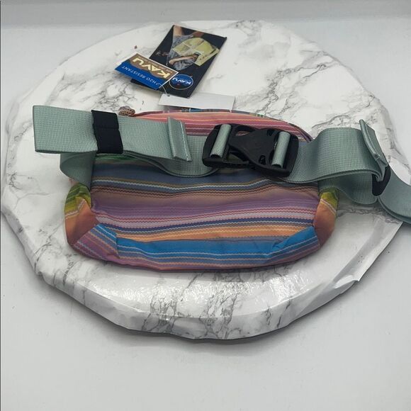 KAVU Half Pint Rainbow Run Belt Bag Fanny Pack-NWT! - Picture 2 of 7